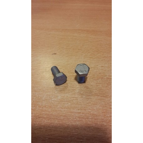 05 Zeskantbout 16 x 50 mm 10.9  per 50